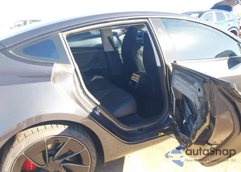 2024 Tesla Model 3 Performance All-Wheel Drive z USA, uszkodzony, nr VIN 5YJ3E1ET4RF906352